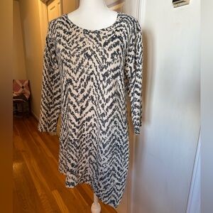 Design 365 size Large asymmetrical sweater